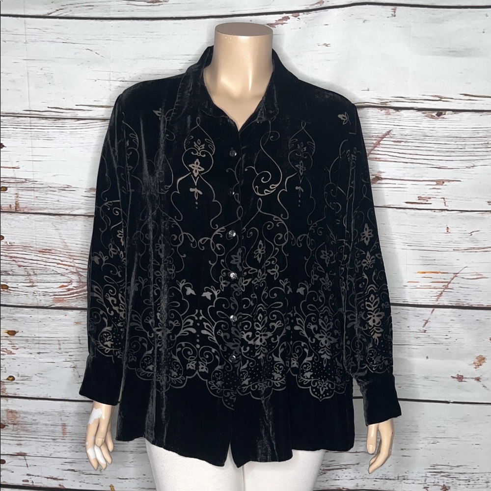 Working Classics by Designs & Co Sz 22/24 Black Flocked Velvet Button Up Blouse